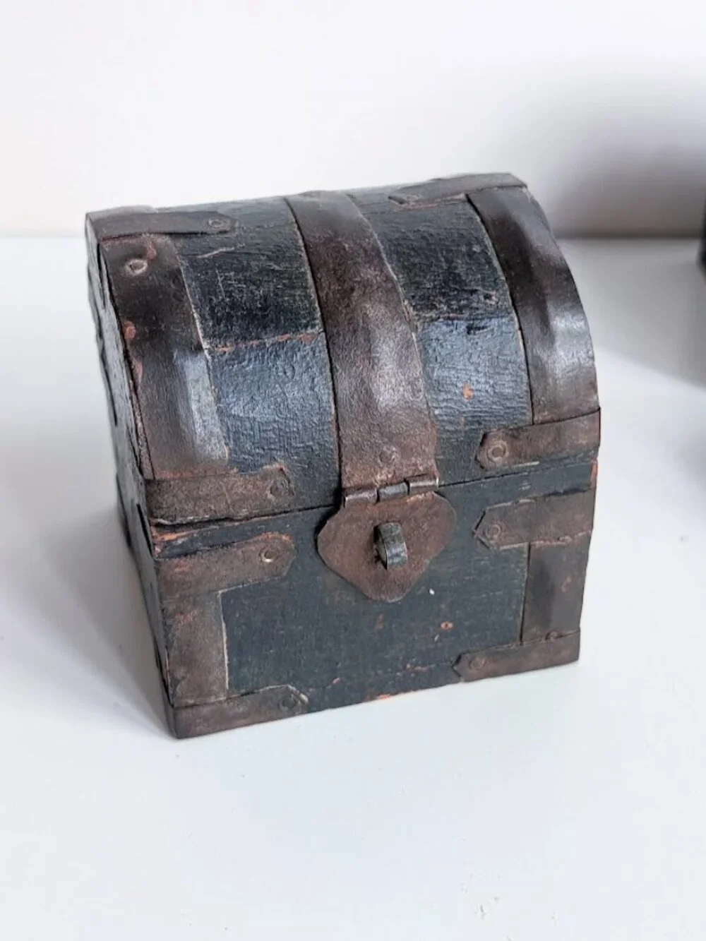 Small Treasure Chest Old Hand Crafted Metal Fitted Storage Box Keepsake Box A